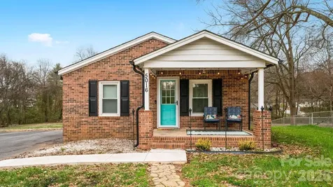 5016 Clearwater Lake Road Mount Holly NC 28120