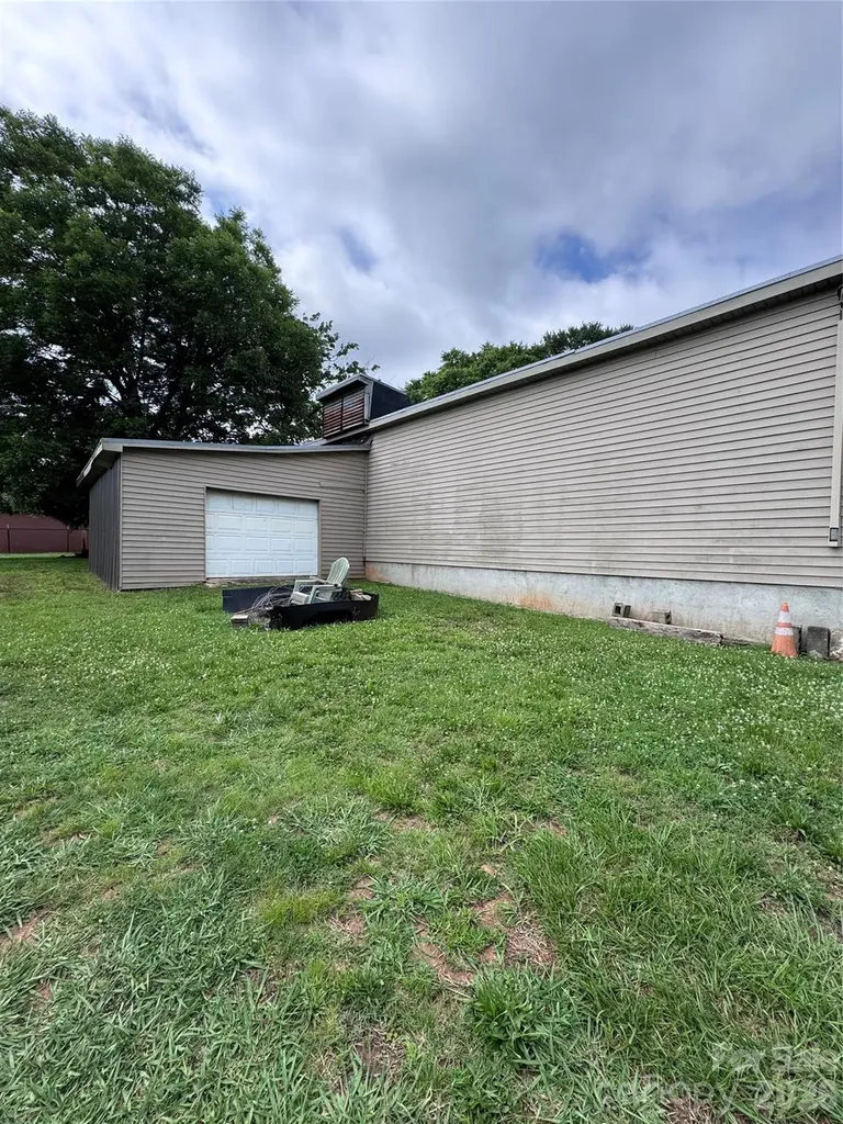 206 9th Street Belmont NC 28012