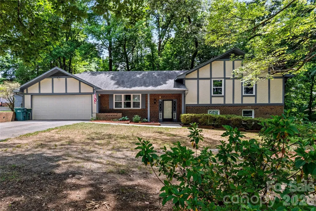 1106 Kelwyn Lane Lewisville NC 27023