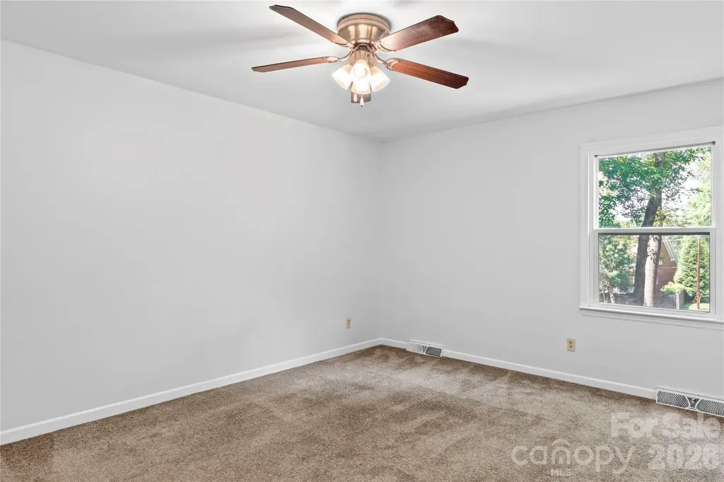 1106 Kelwyn Lane Lewisville NC 27023