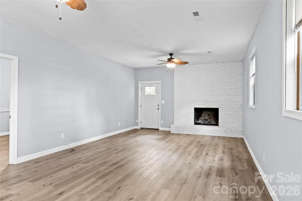 1106 Kelwyn Lane Lewisville NC 27023