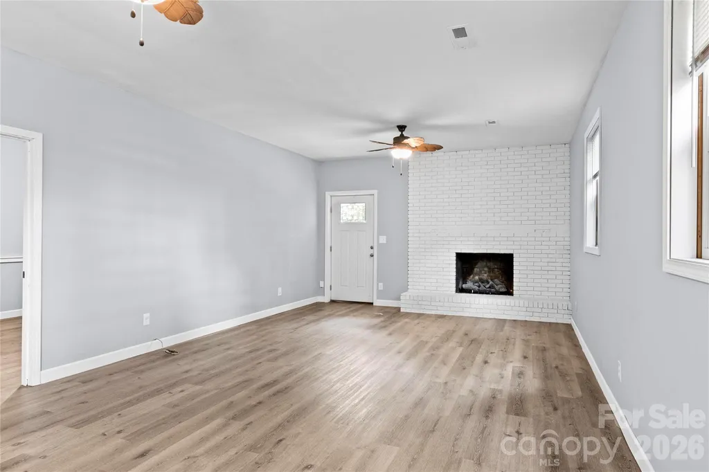1106 Kelwyn Lane Lewisville NC 27023