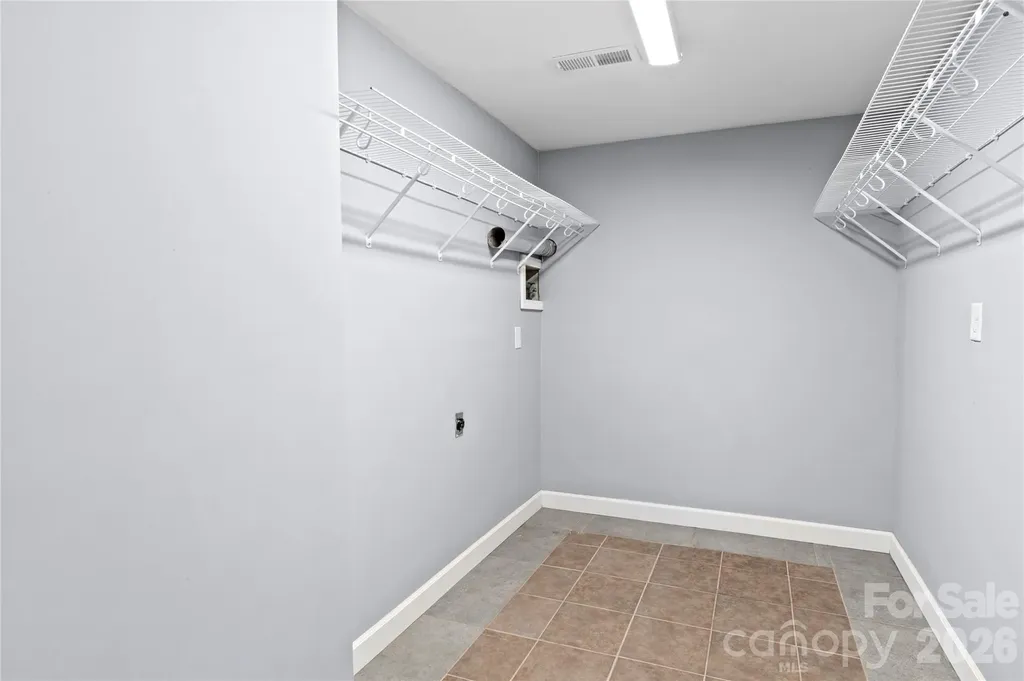 1106 Kelwyn Lane Lewisville NC 27023