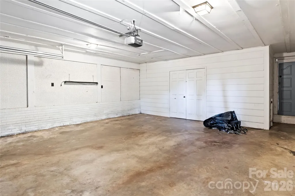 1106 Kelwyn Lane Lewisville NC 27023