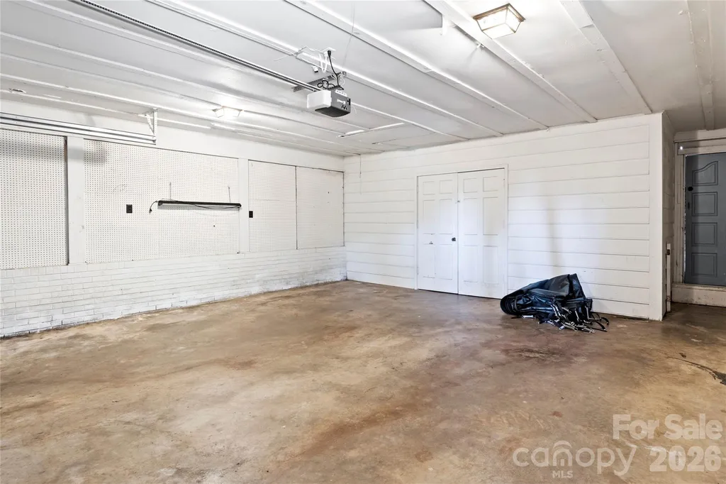 1106 Kelwyn Lane Lewisville NC 27023