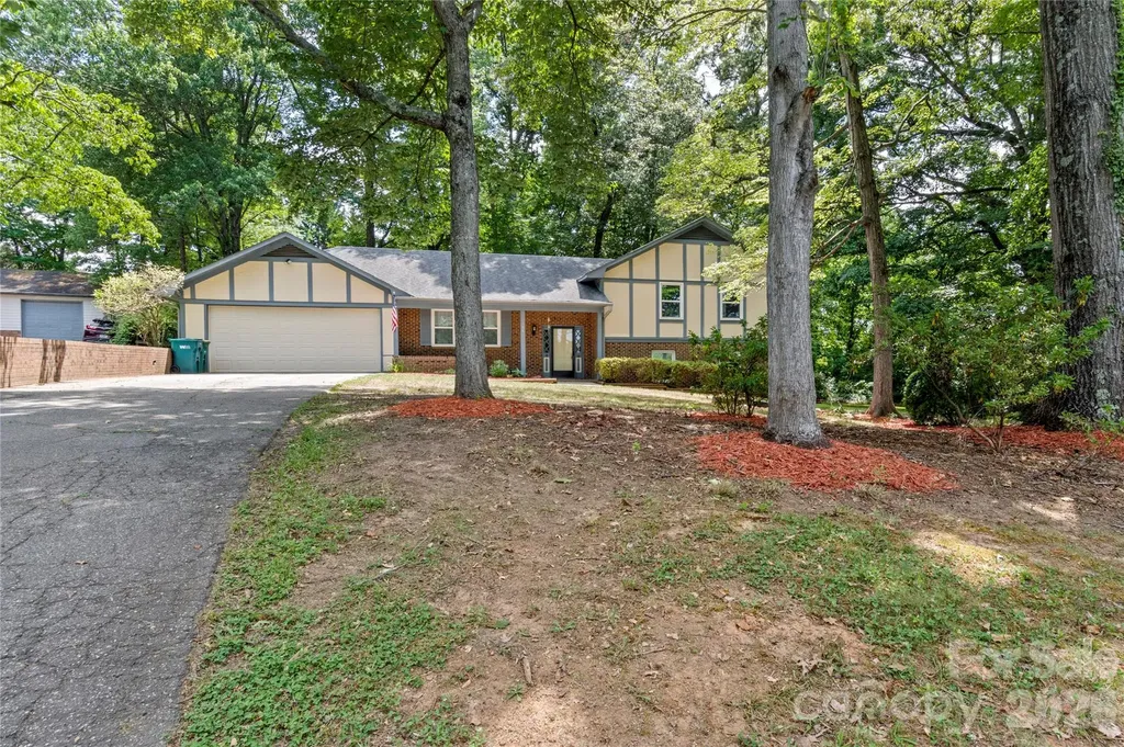 1106 Kelwyn Lane Lewisville NC 27023