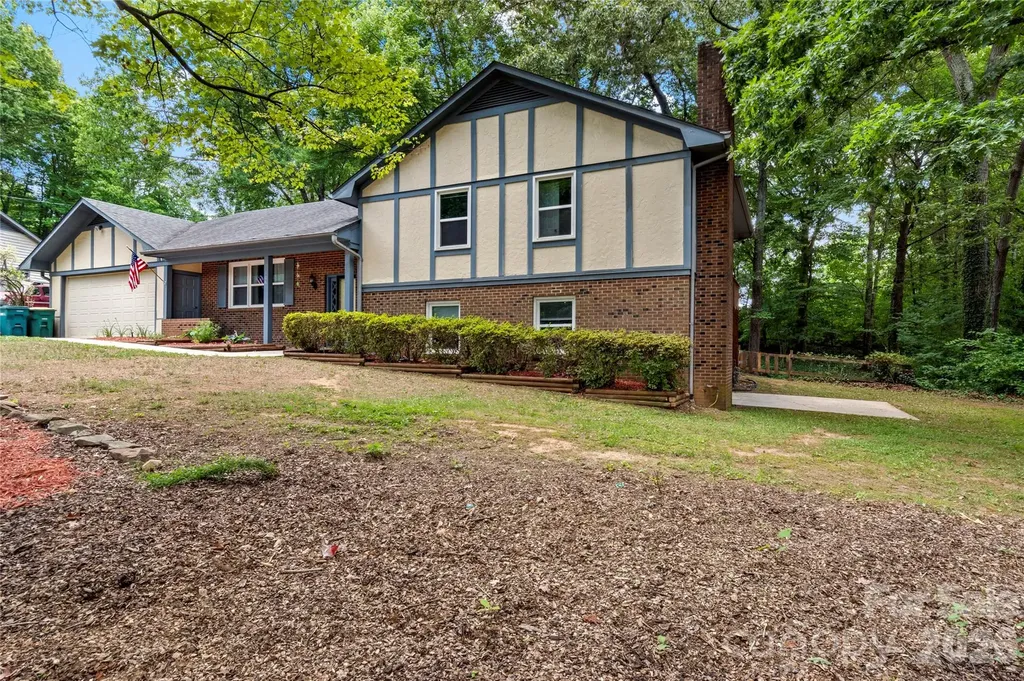 1106 Kelwyn Lane Lewisville NC 27023