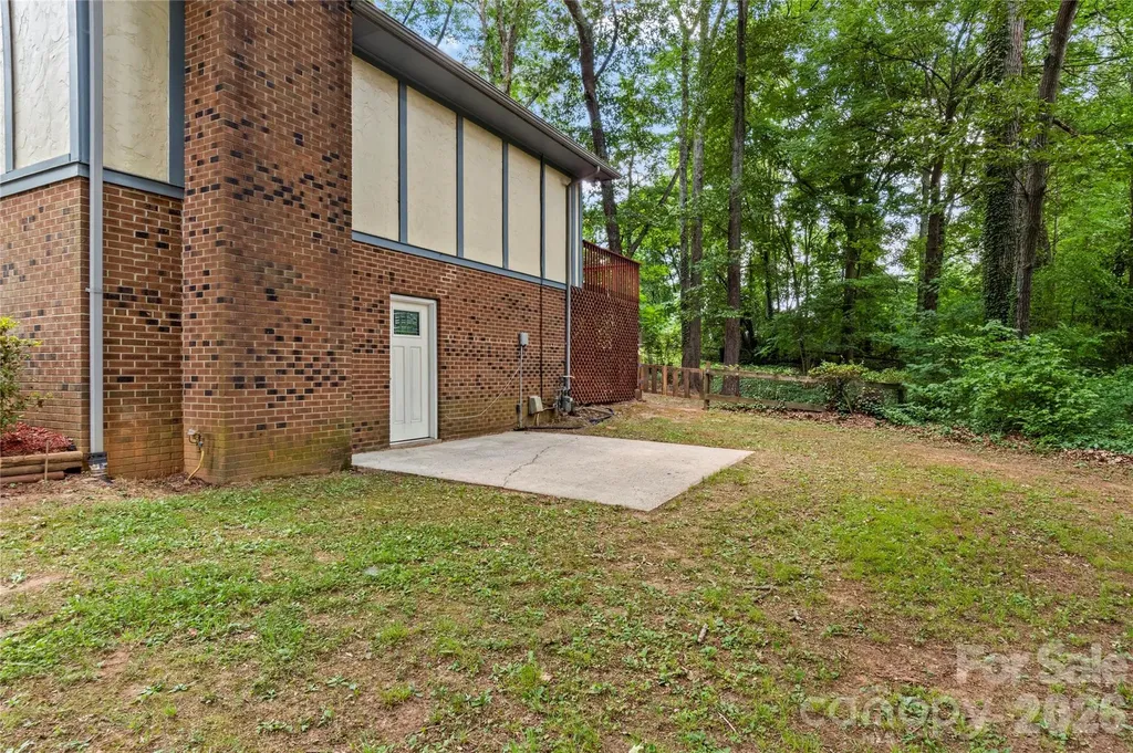 1106 Kelwyn Lane Lewisville NC 27023
