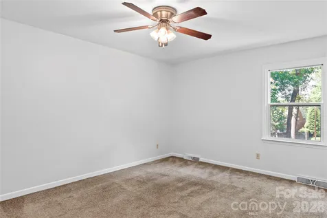 1106 Kelwyn Lane Lewisville NC 27023
