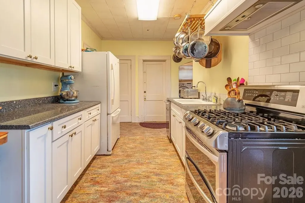 133 Westwood Place Asheville NC 28806