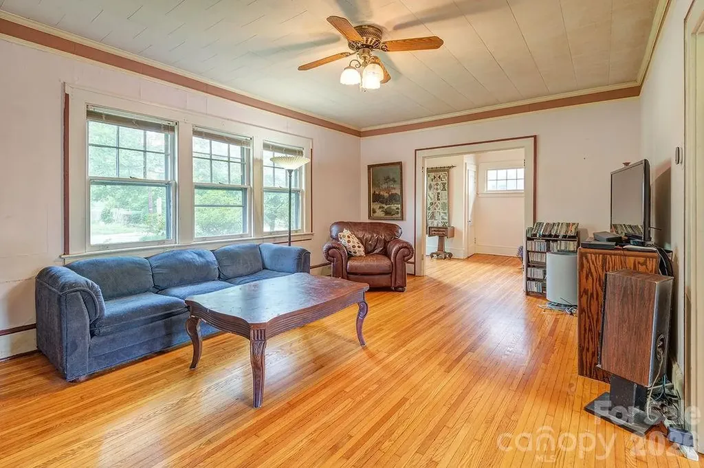 133 Westwood Place Asheville NC 28806