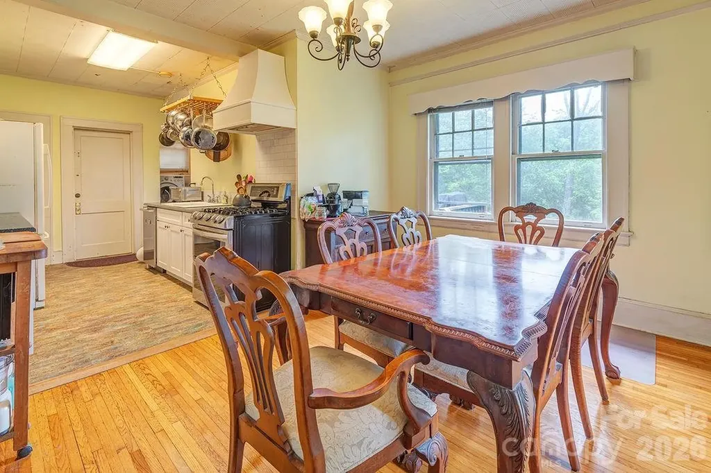 133 Westwood Place Asheville NC 28806