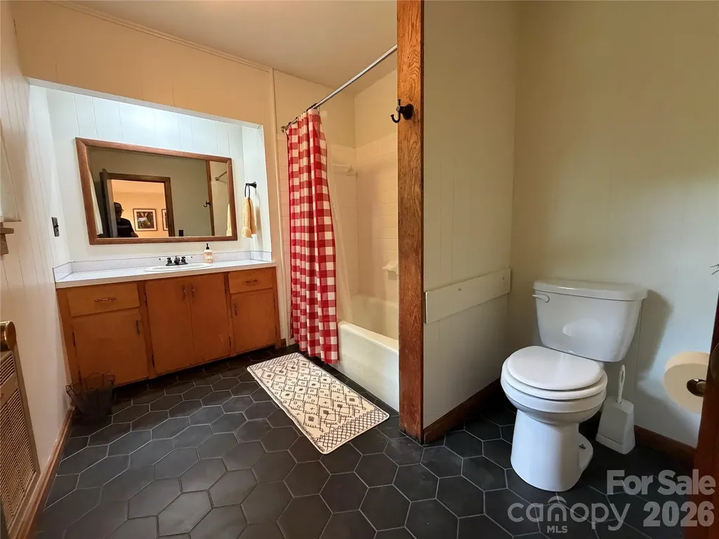 225 High Ridge Road Little Switzerland NC 28749