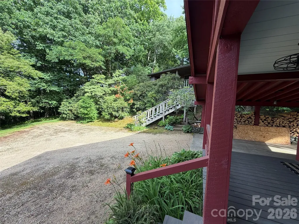 225 High Ridge Road Little Switzerland NC 28749