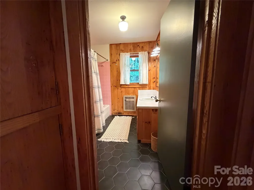 225 High Ridge Road Little Switzerland NC 28749