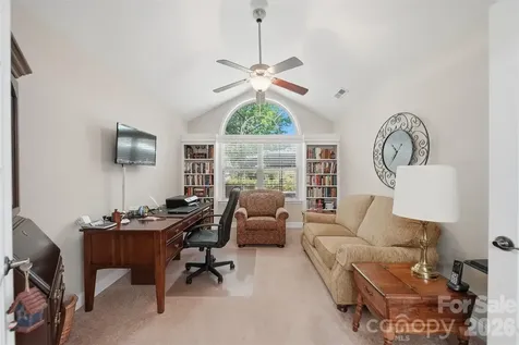 808-C Wynnshire Drive Hickory NC 28601