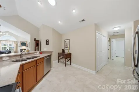 808-C Wynnshire Drive Hickory NC 28601