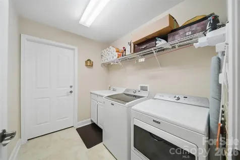 808-C Wynnshire Drive Hickory NC 28601