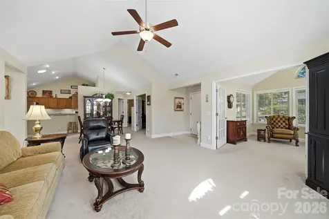 808-C Wynnshire Drive Hickory NC 28601