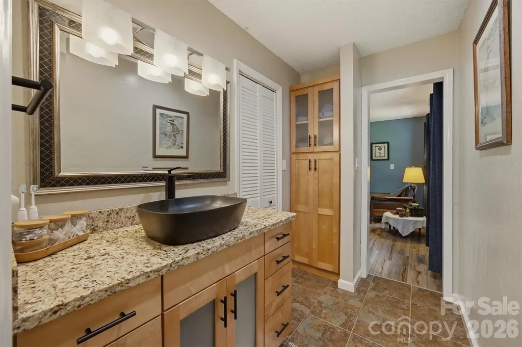 104 Oakwood Drive Morganton NC 28655