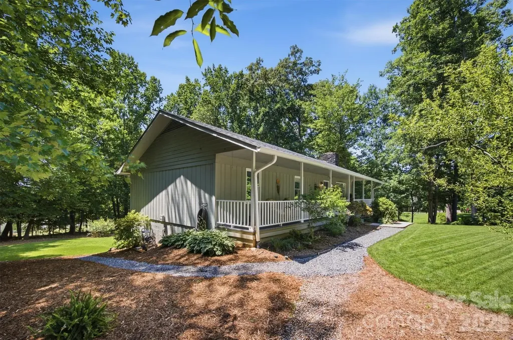 104 Oakwood Drive Morganton NC 28655