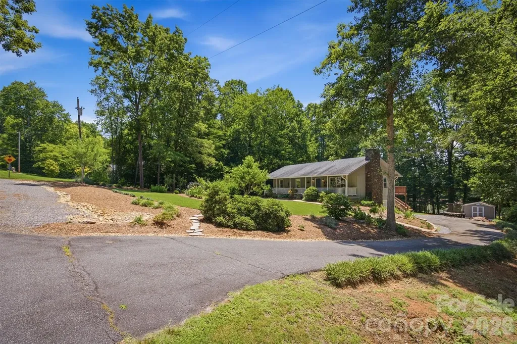 104 Oakwood Drive Morganton NC 28655