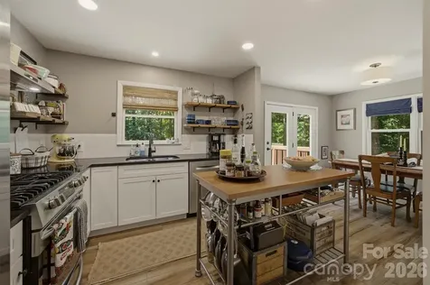 104 Oakwood Drive Morganton NC 28655