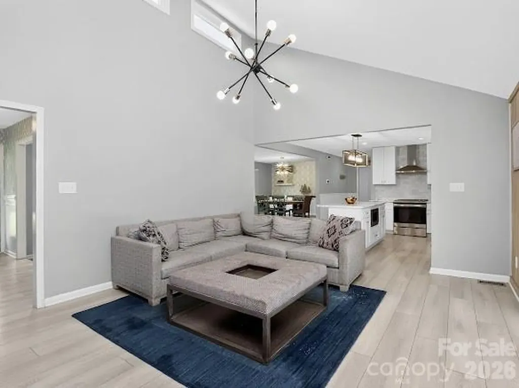 8401 Raintree Lane Charlotte NC 28277