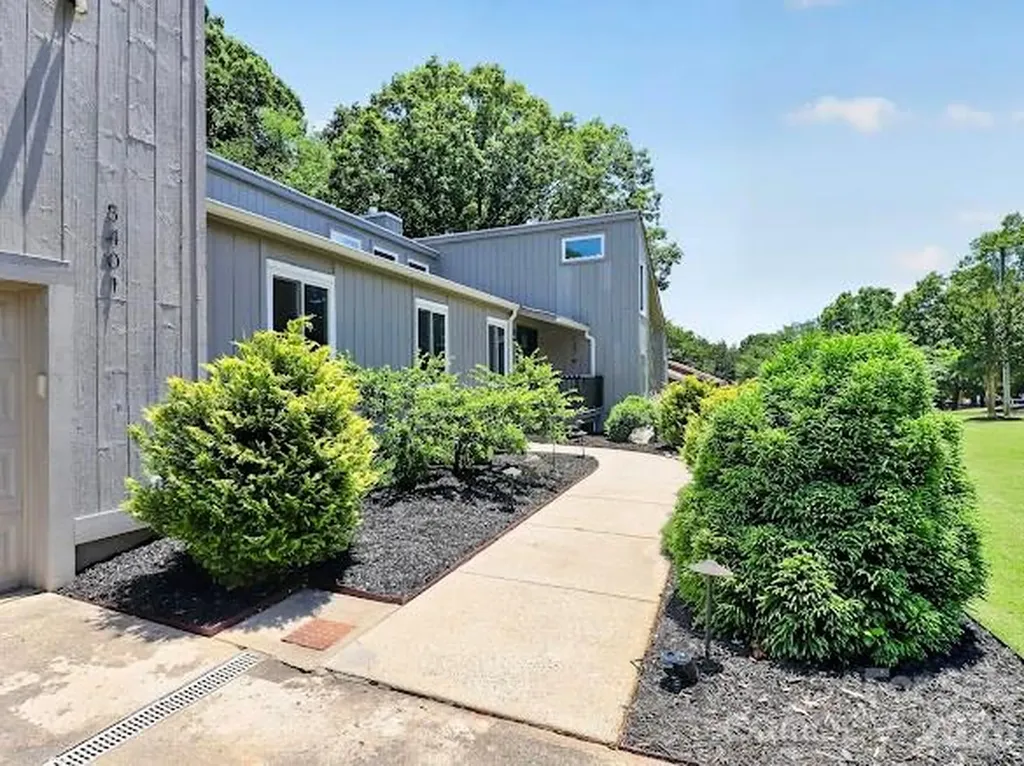 8401 Raintree Lane Charlotte NC 28277