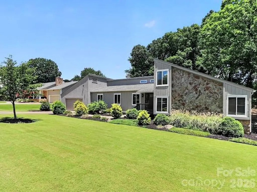 8401 Raintree Lane Charlotte NC 28277