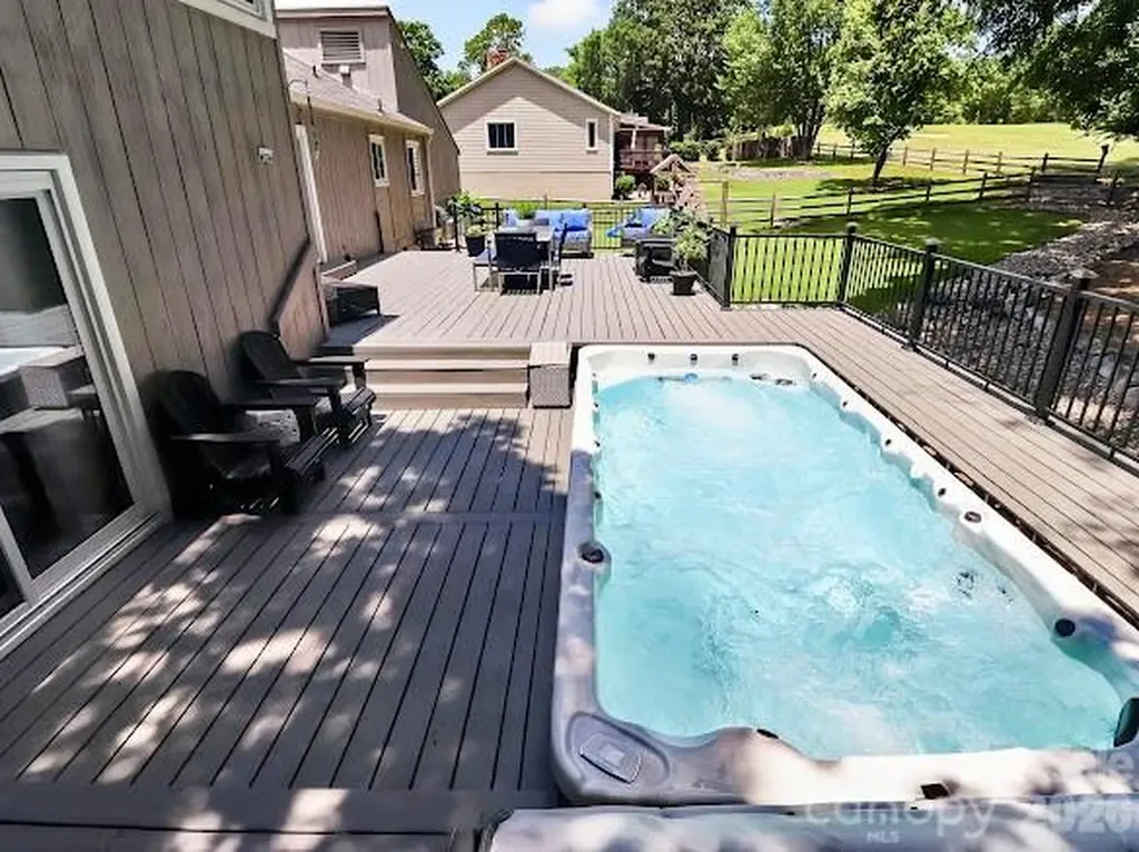 8401 Raintree Lane Charlotte NC 28277