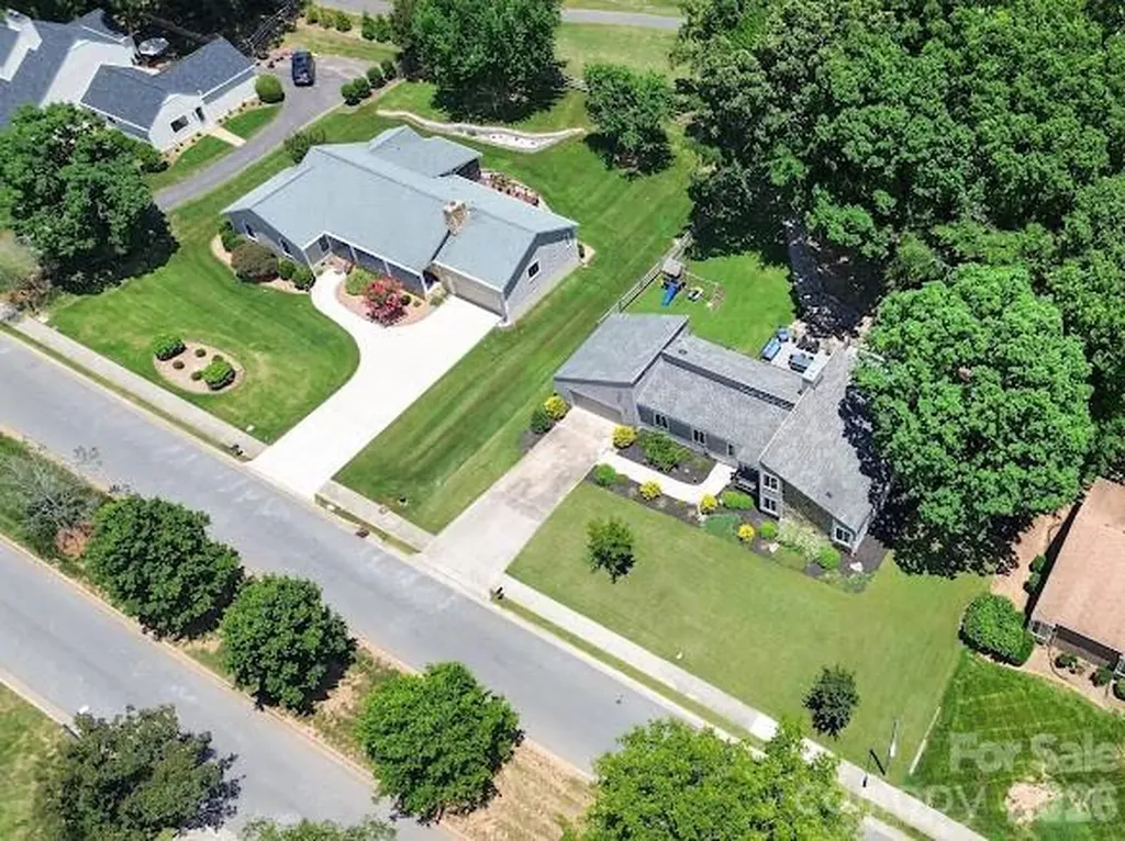 8401 Raintree Lane Charlotte NC 28277