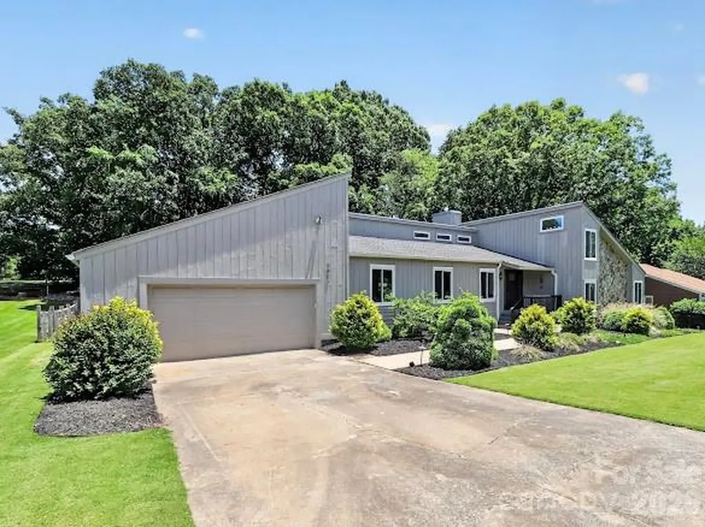 8401 Raintree Lane Charlotte NC 28277