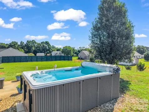 169 Oak Brook Lane Gaffney SC 29341