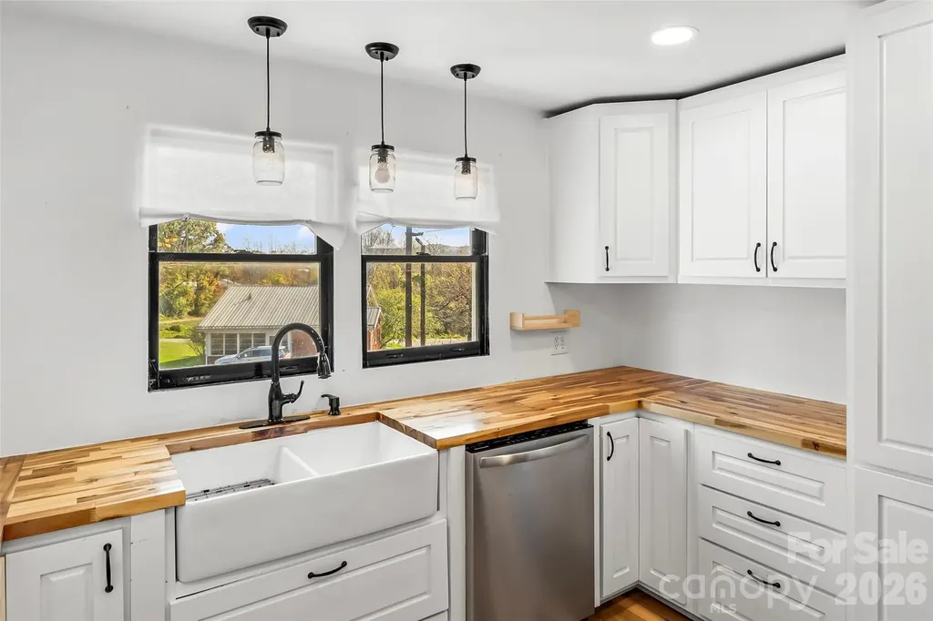 325 Dogwood Lane Marion NC 28752