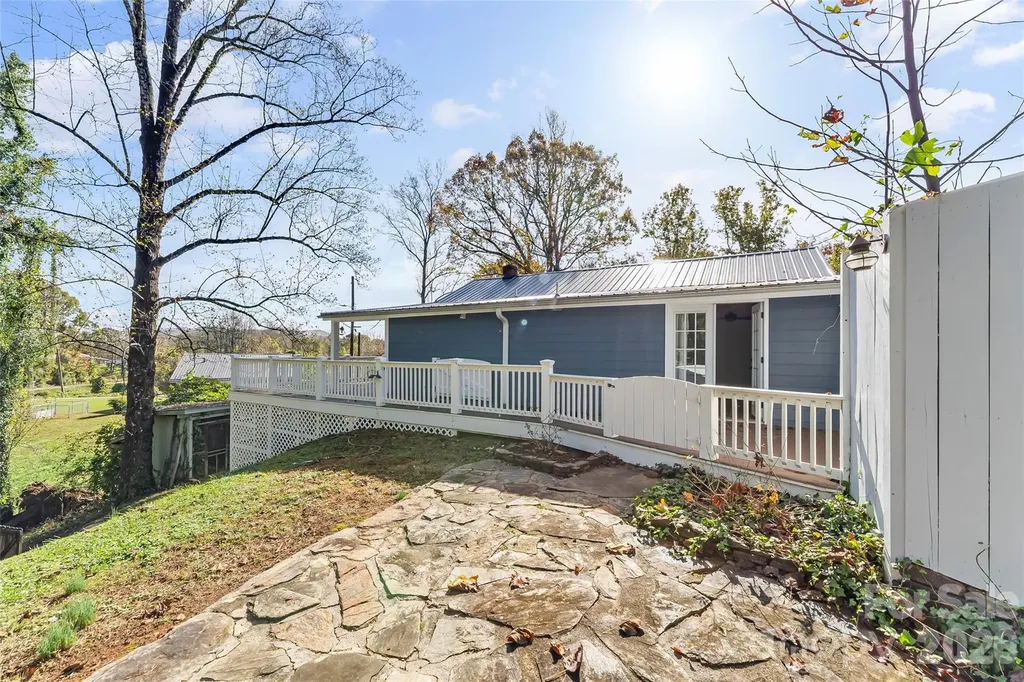 325 Dogwood Lane Marion NC 28752