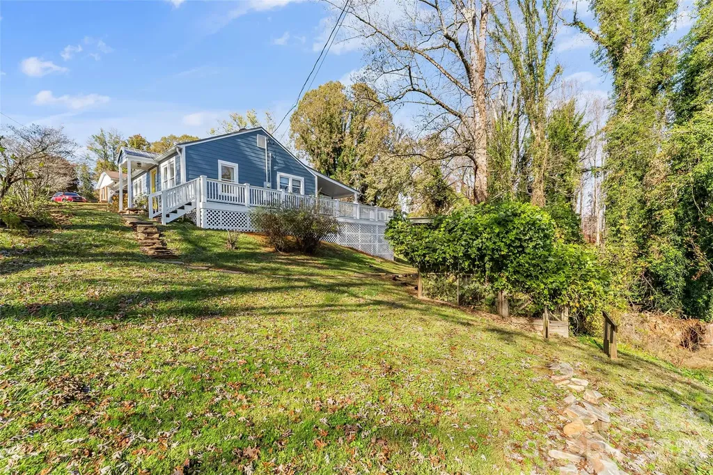 325 Dogwood Lane Marion NC 28752