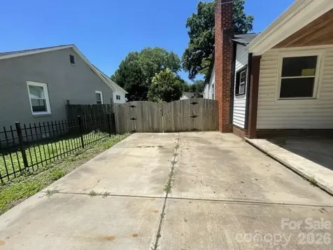 1212 Meadow Lane Charlotte NC 28205