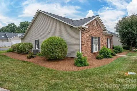 195 Stadium Oaks Drive Clemmons NC 27012