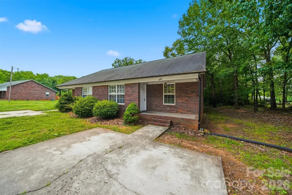 800 Horseshoe Lake Road Lincolnton NC 28092