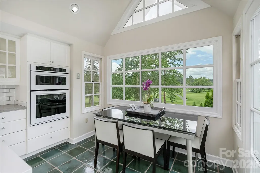 20 Inglewood Road Asheville NC 28804