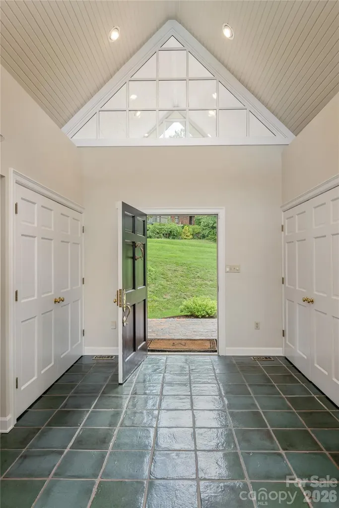 20 Inglewood Road Asheville NC 28804