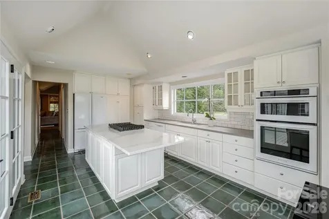 20 Inglewood Road Asheville NC 28804