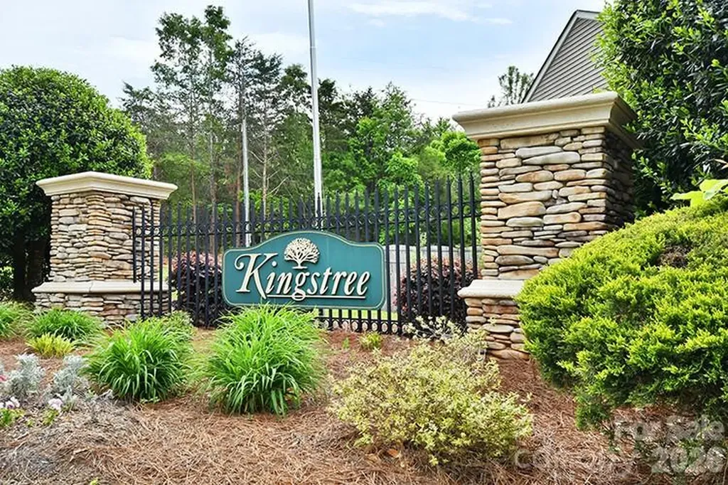 6710 Goldenwillow Drive Charlotte NC 28215