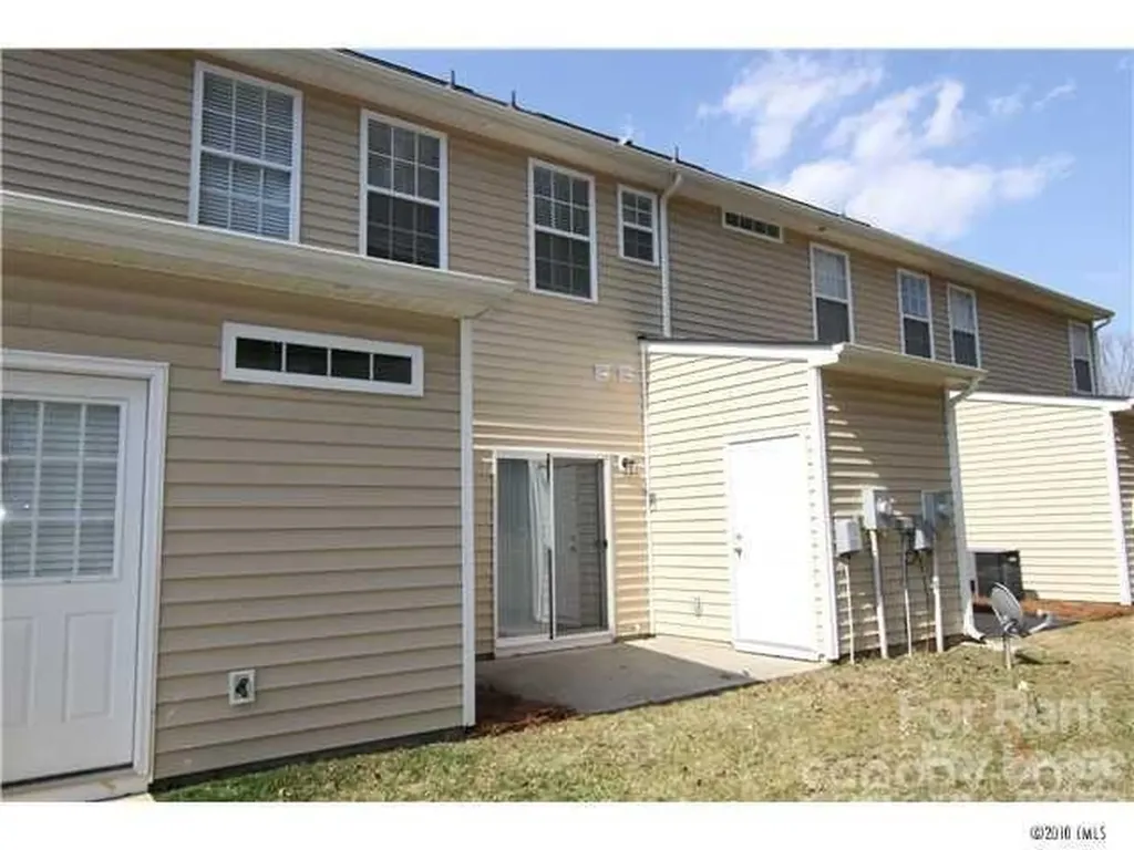 8733 Wandering Creek Way Charlotte NC 28227