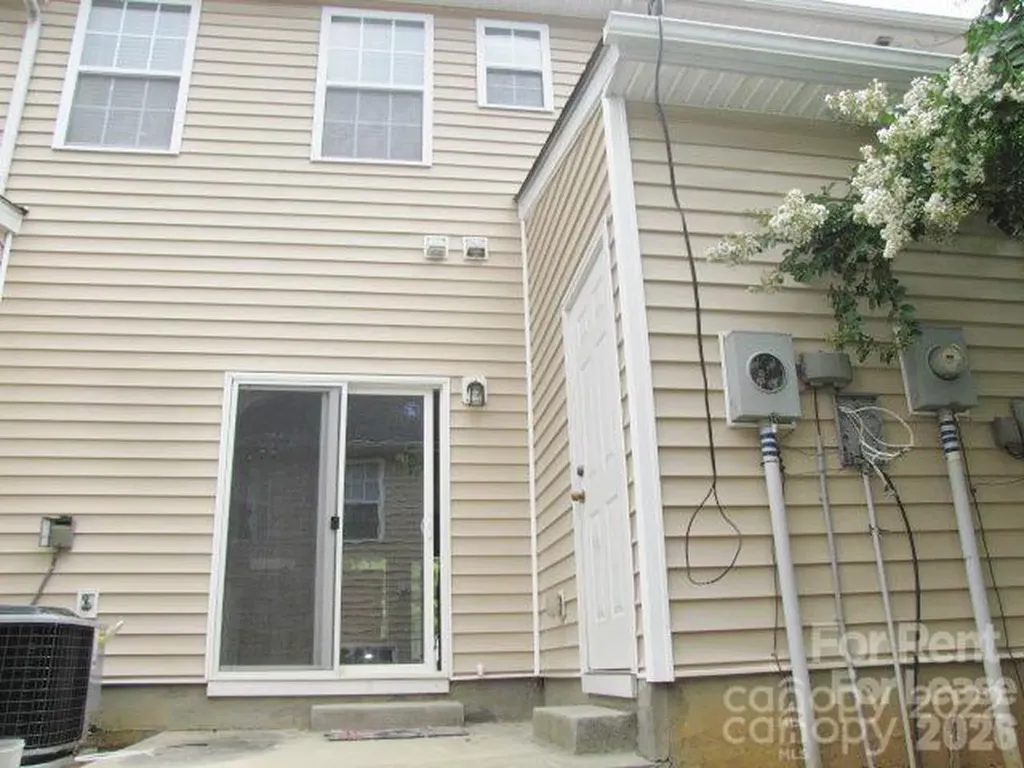 8733 Wandering Creek Way Charlotte NC 28227