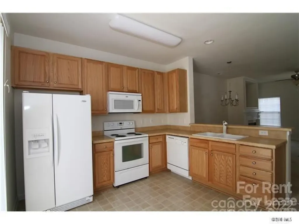 8733 Wandering Creek Way Charlotte NC 28227