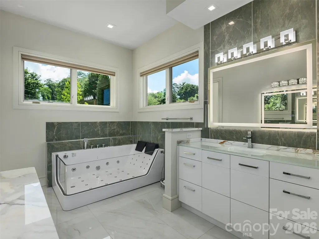 123 Wembley Road Asheville NC 28804