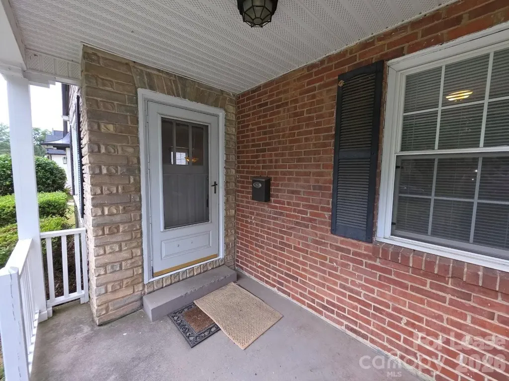 356 Melbourne Court Charlotte NC 28209