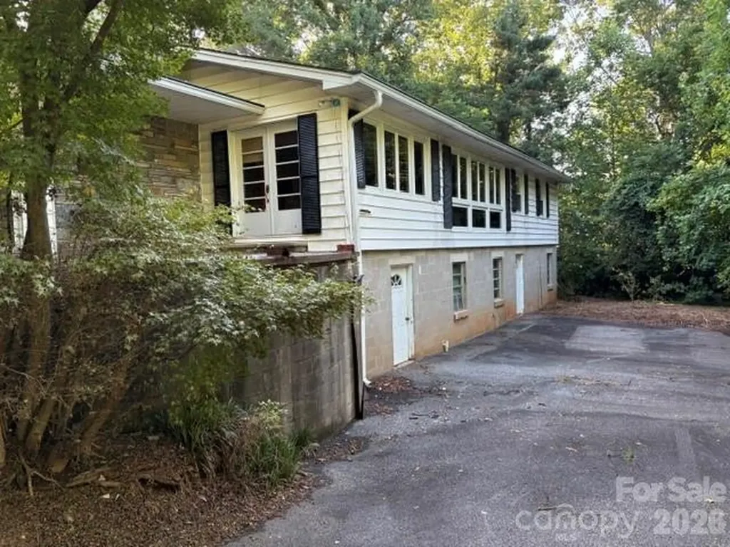 255 Glengarnock Road Tryon NC 28782